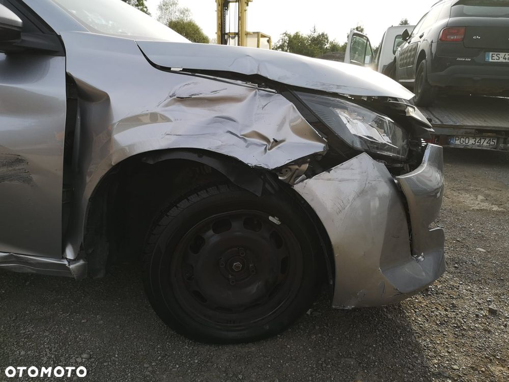 Peugeot 208 - 6