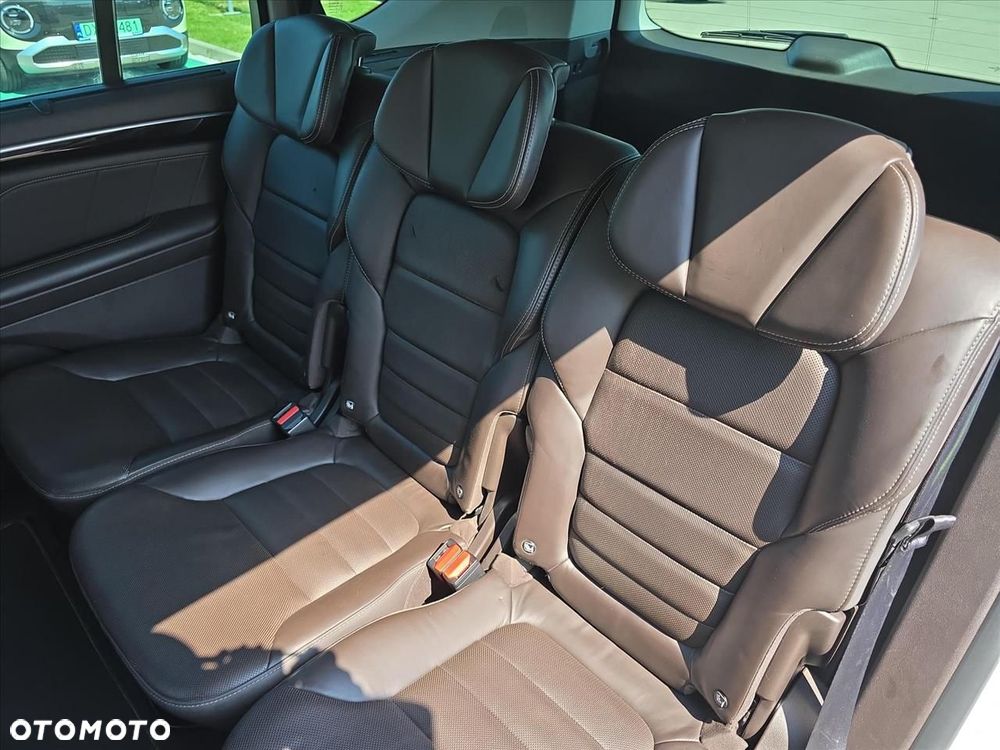 Renault Espace 1.6 dCi Energy Initiale Paris EDC - 11
