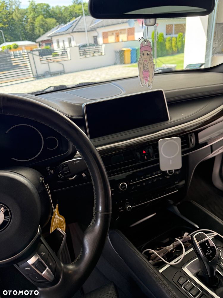 BMW X6 xDrive40d - 13