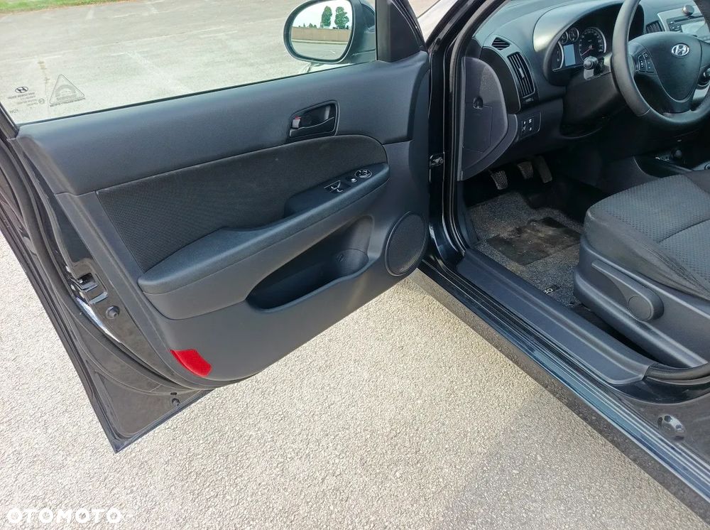 Hyundai i30 i30cw 1.4 blue Comfort - 24