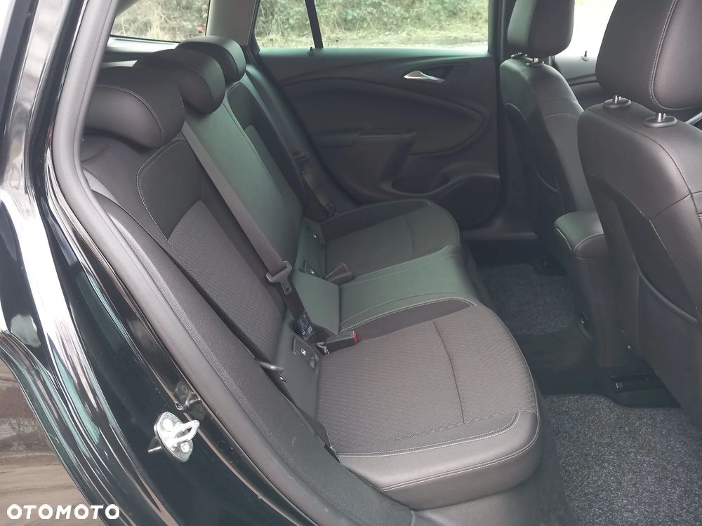 Opel Astra 1.6 D (CDTI) Start/Stop Innovation - 11