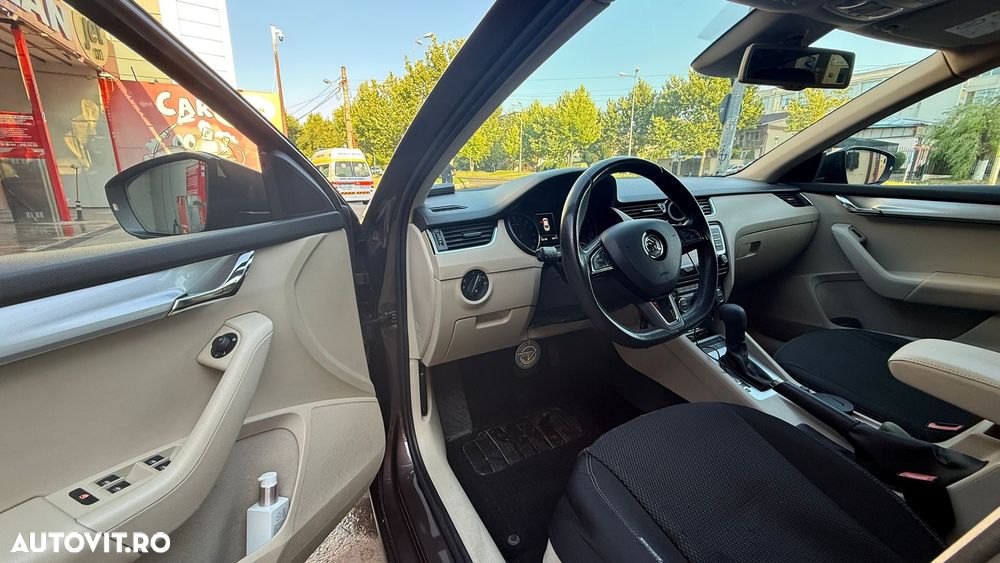 Skoda Octavia 2.0 TDI DSG 4X4 Ambition - 2