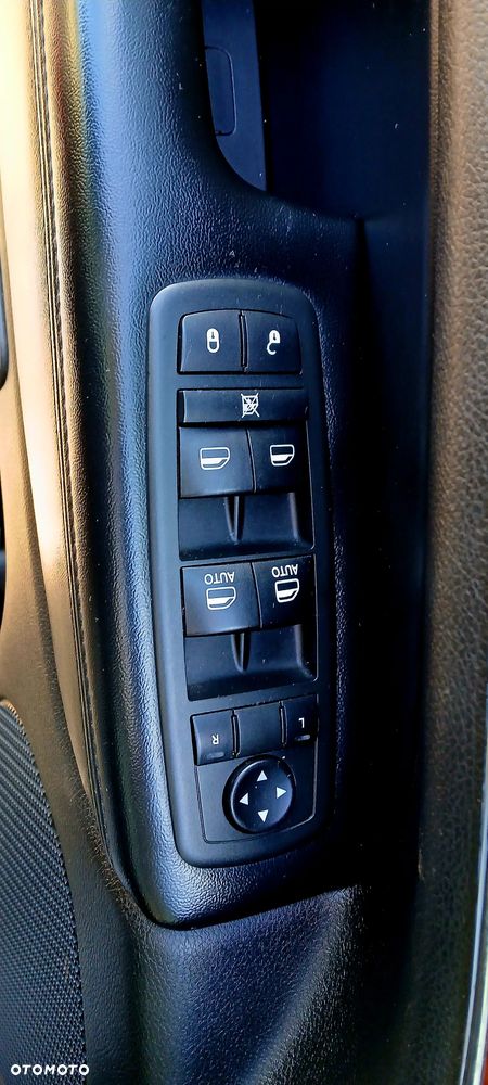 Jeep Grand Cherokee - 28