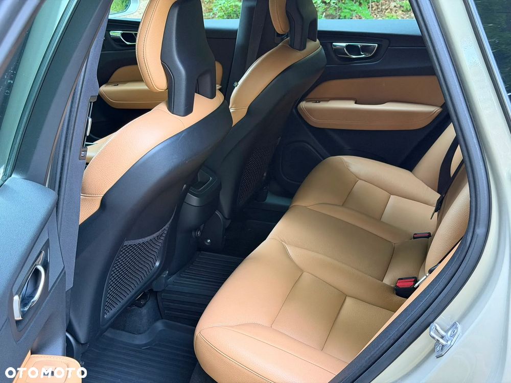 Volvo XC 60 D4 AWD Inscription - 25