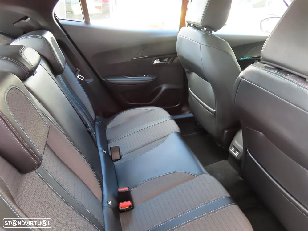 Peugeot 2008 PureTech 130 EAT8 Allure Pack - 6