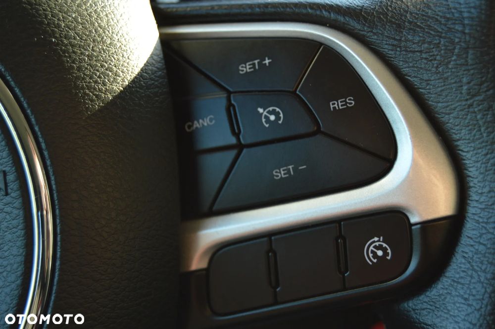 Jeep Renegade 1.6 E-TorQ Longitude - 16