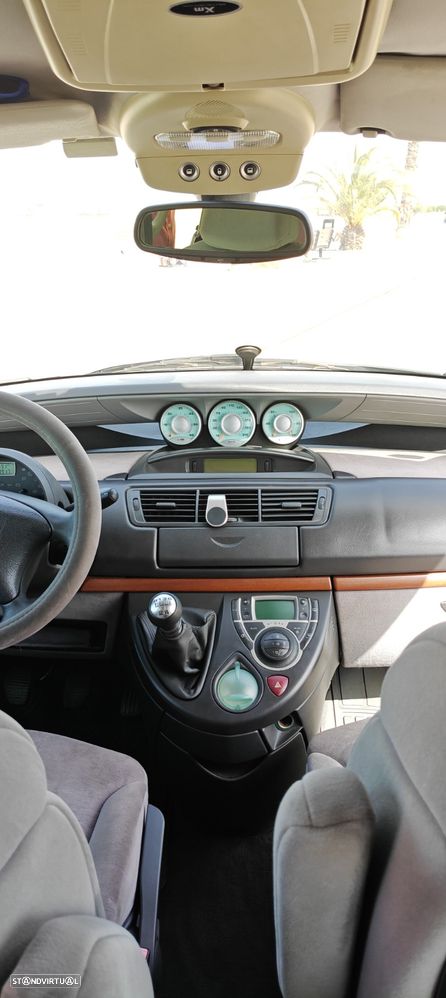 Citroën C8 2.0 HDi SX - 36