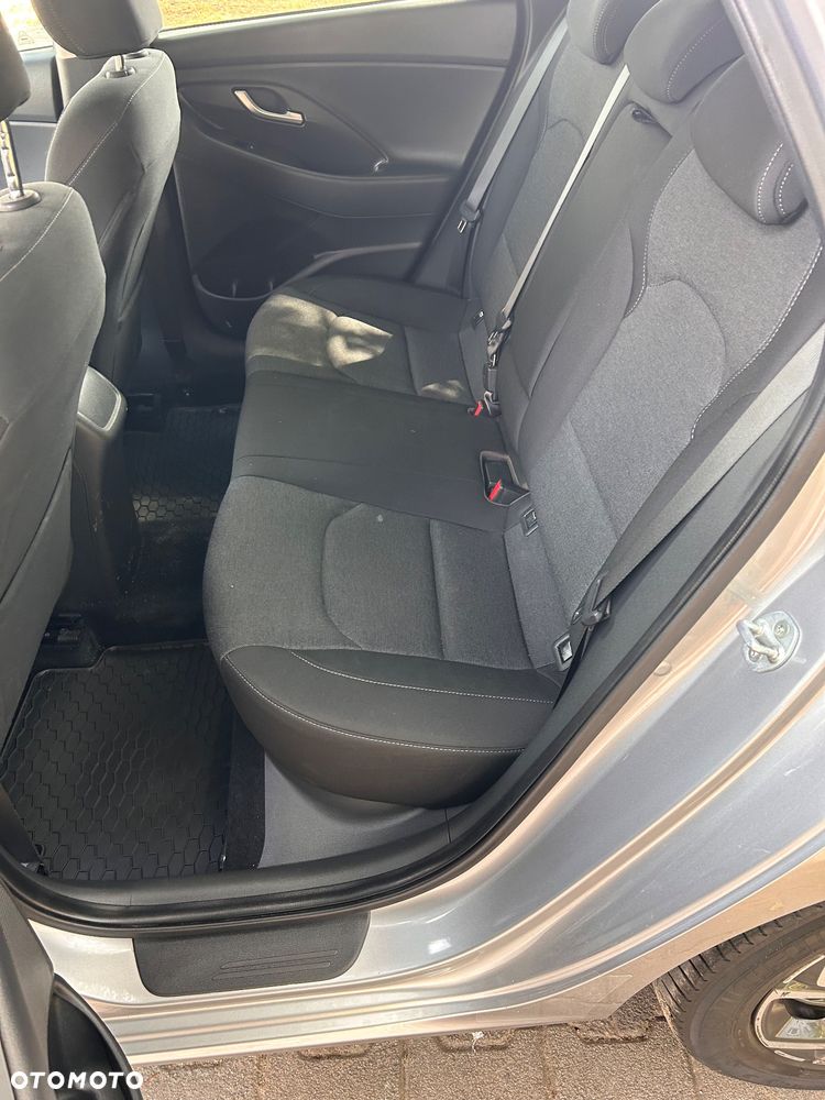 Hyundai i30 1.6 D Comfort - 35