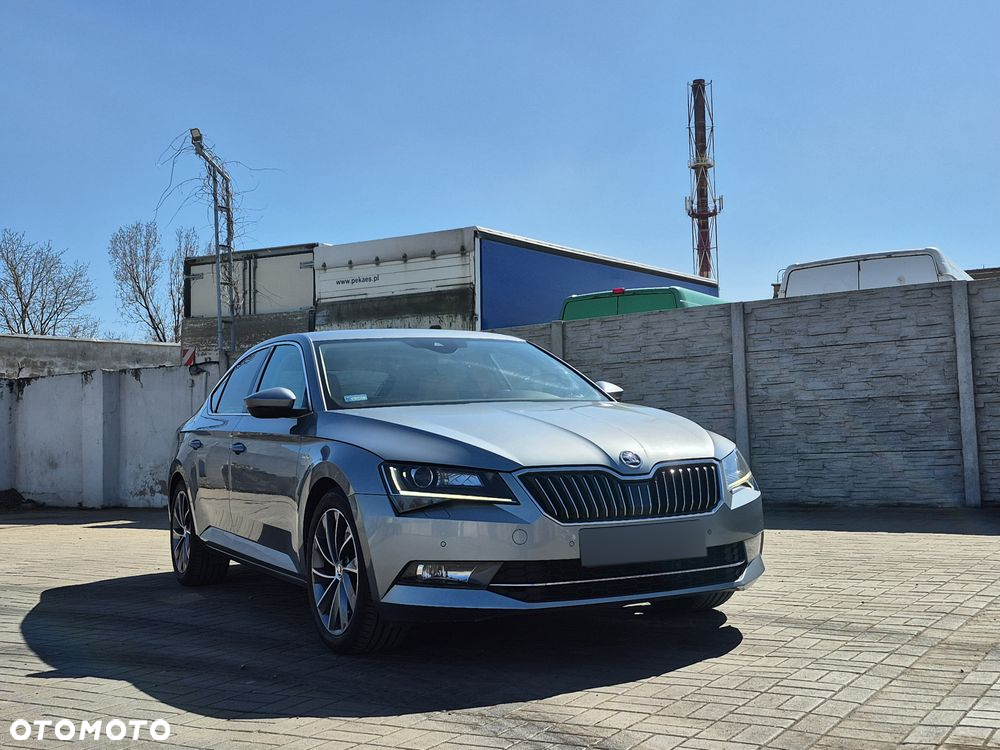 Skoda Superb 2.0 TDI L&K DSG - 2