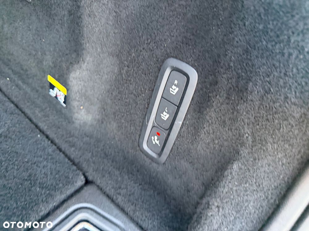 Volvo XC 60 B5 D AWD Geartronic Momentum Pro - 27