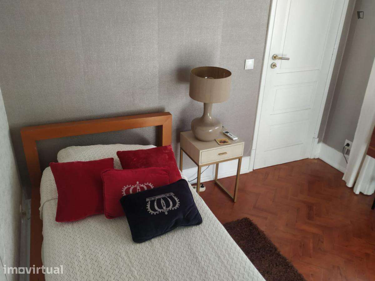 Quarto - localizado em Alameda Lisbon - Grande imagem: 4/10