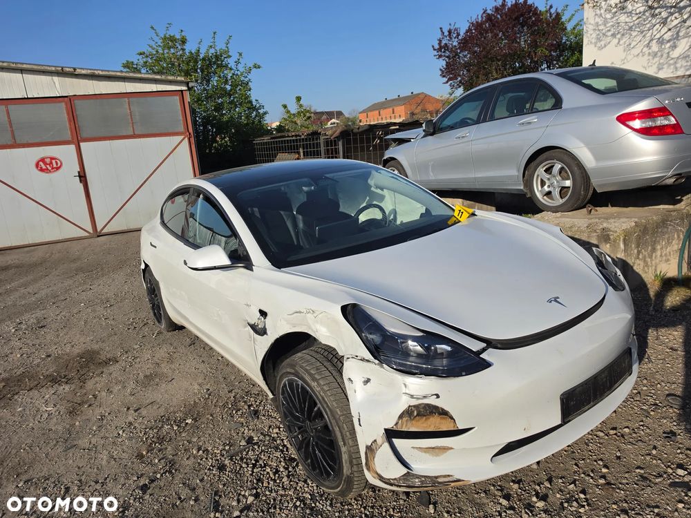 Tesla Model 3 - 17