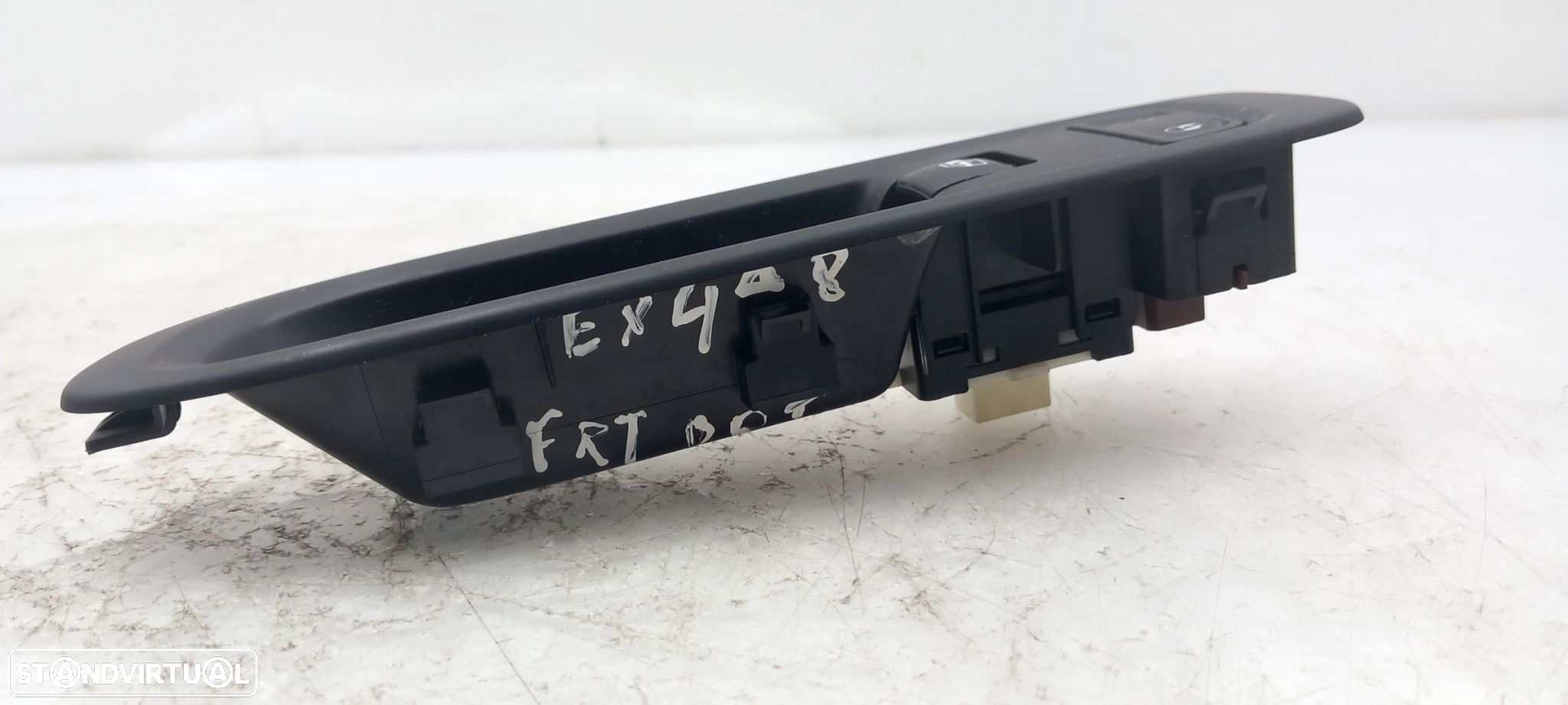 Comando / botão / interruptor vidros frente direito JEEP Compass (MP, M6) - 2