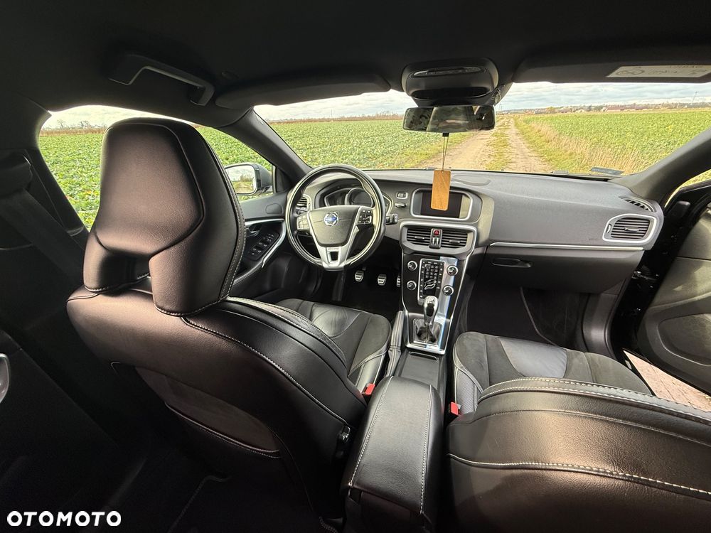 Volvo V40 D4 Drive-E R-Design Momentum - 9