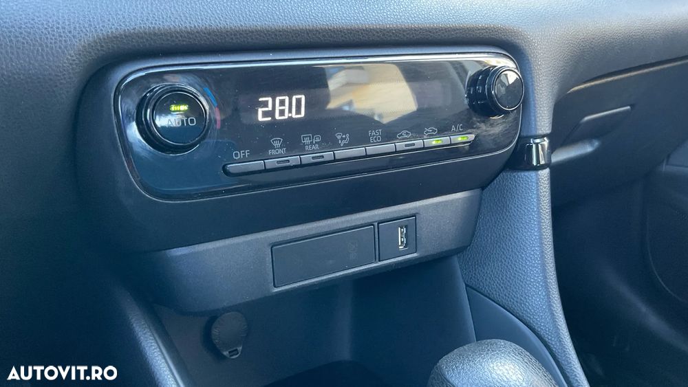 Toyota Yaris 1.5 VVT-i HSD Eco - 14