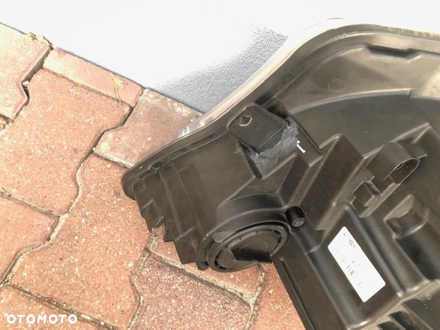 Lampa xenon Sprinter906 lift prawy - 6
