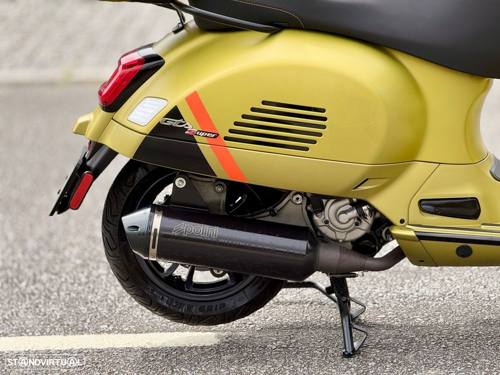 Vespa GTS Super Matt Ambizioso Green - 13