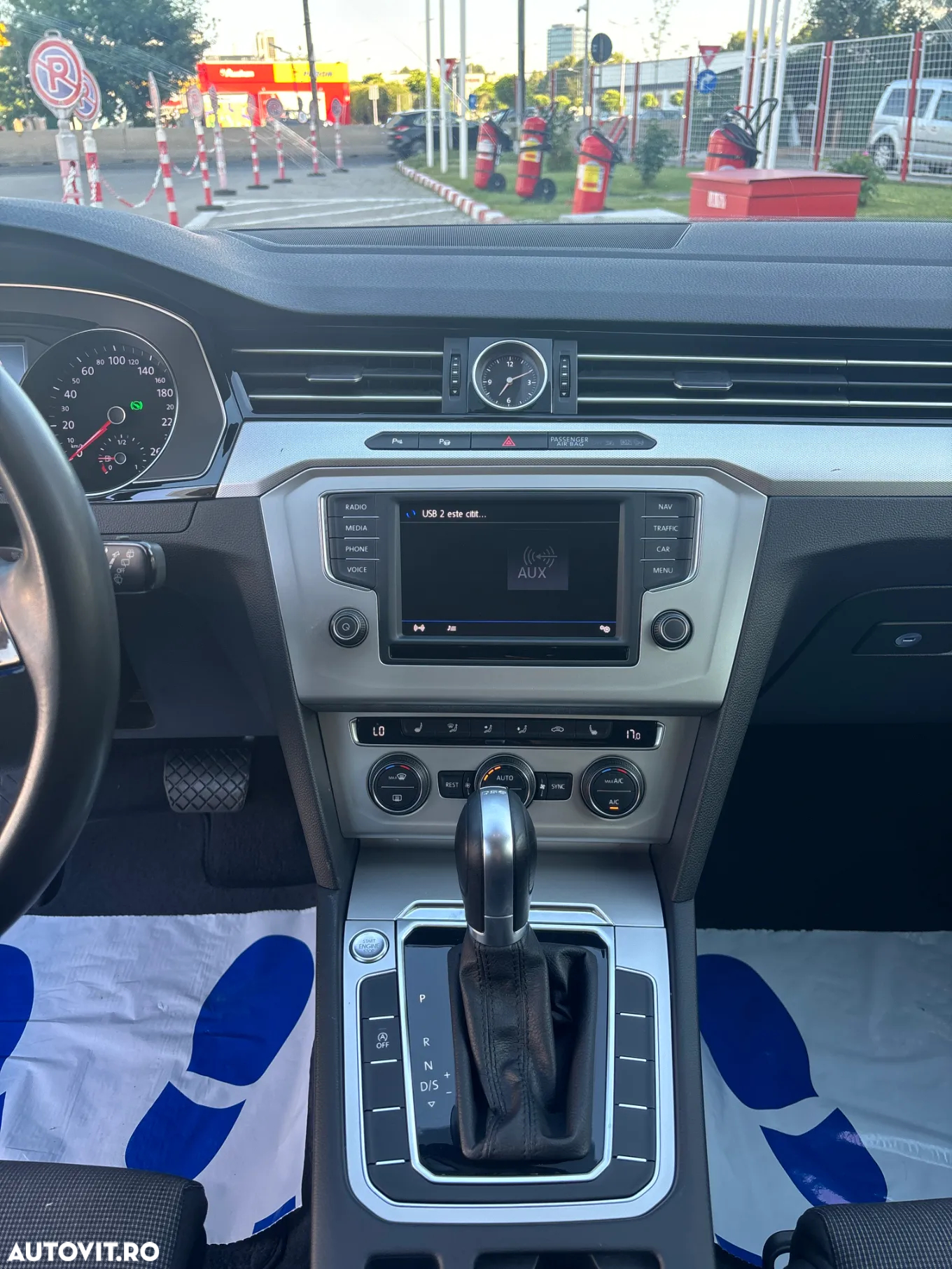 Volkswagen Passat 2.0 TDI DSG Comfortline - 11