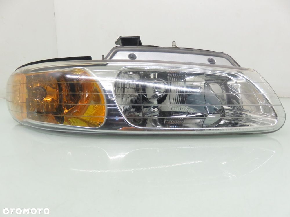 LAMPA PRAWA PRZEDNIA CHRYSLER  VOYAGER III (GS) - 1