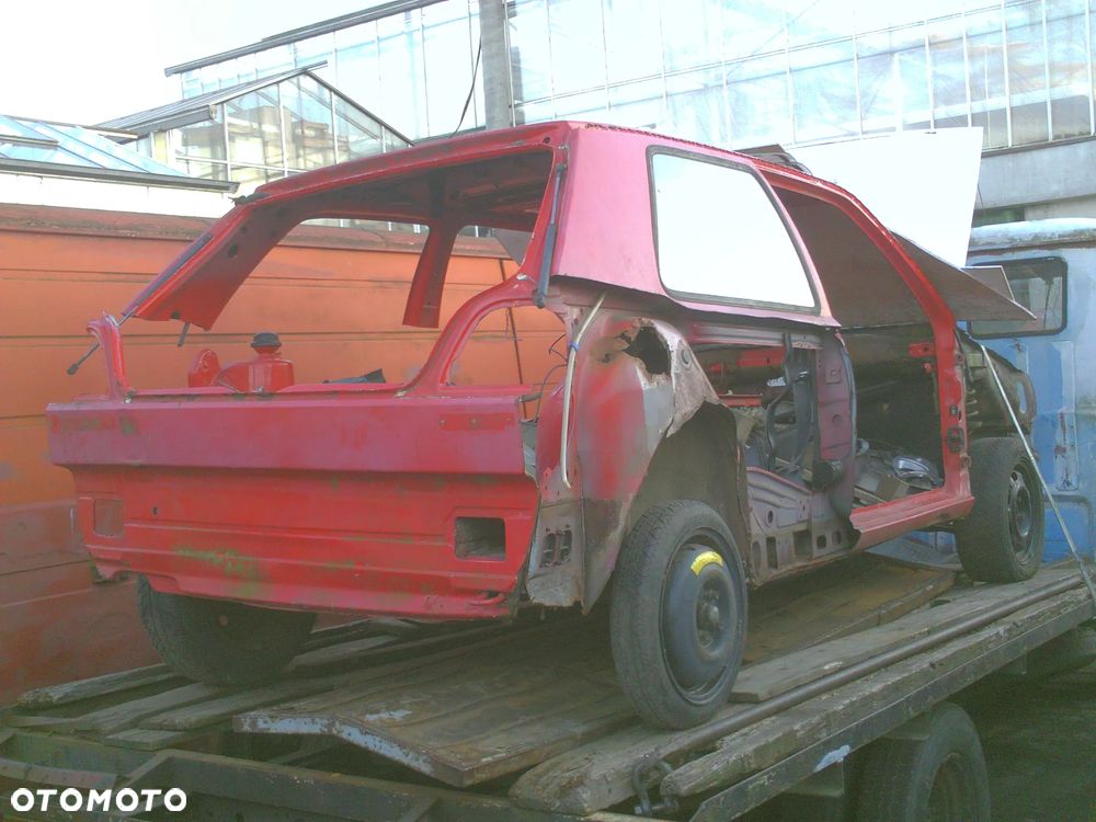 Vw golf 2 II na czesci3d dywany na kielichy tyl,zderzak szeroki,lampy tyl ciemne,zegary,prog nowy lewy,wozek przod,wahacze,amortyzatory,mc phersony,OStyl,pas podloga lampy,szyby,belka instalacja - 20