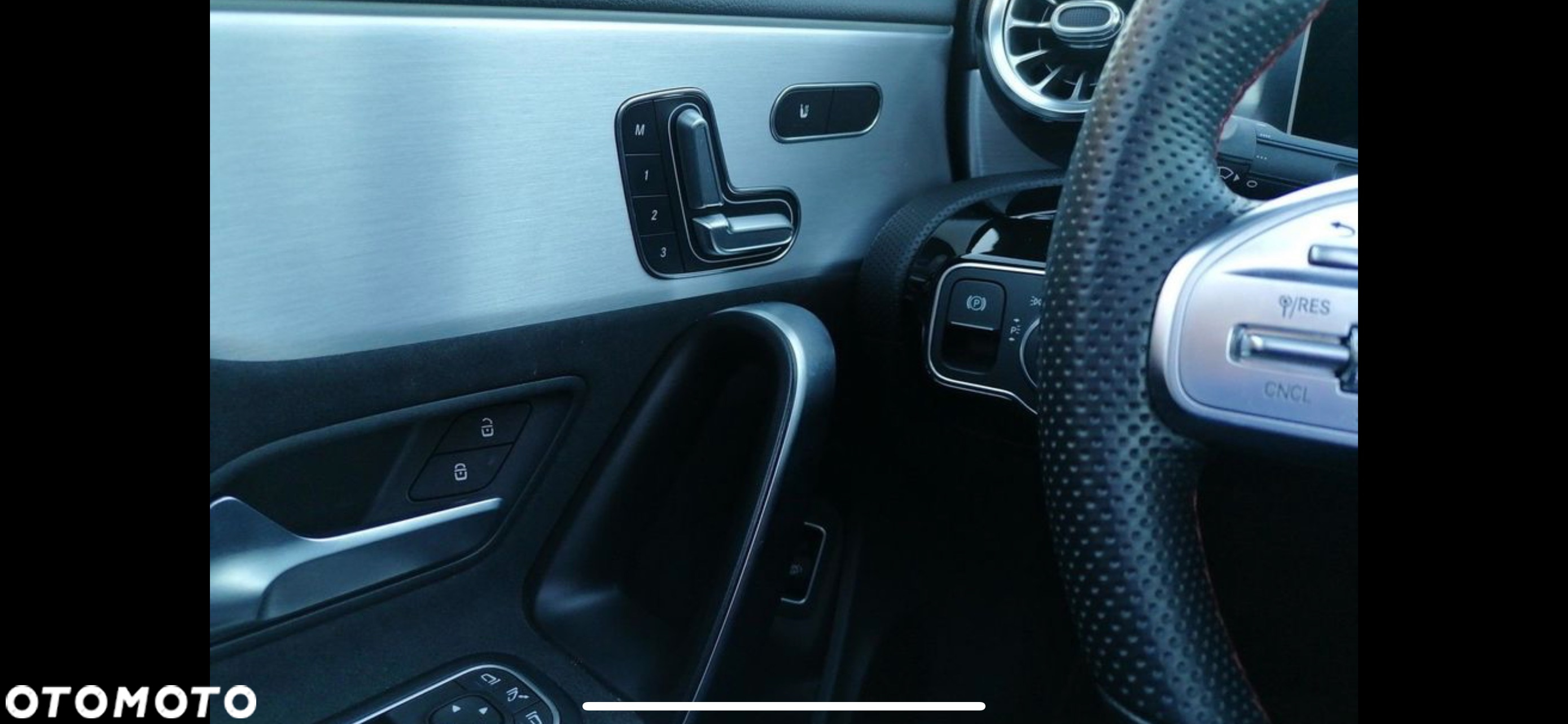 Mercedes-Benz CLA 220 4-Matic AMG Line 7G-DCT - 23