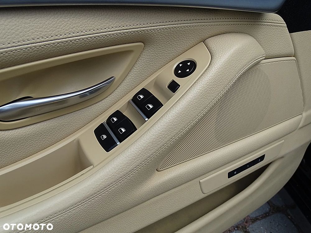 BMW Seria 5 520d - 27