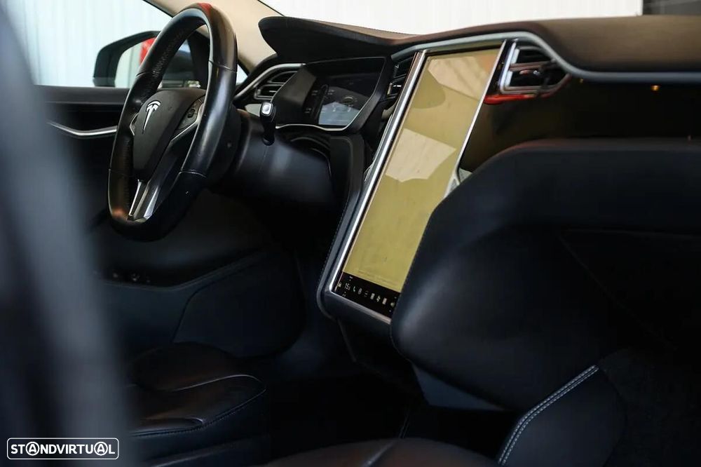 Tesla Model S - 59