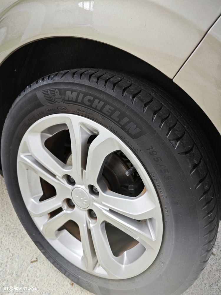 Peugeot 208 e-HDi 92 ETG6 Stop&Start Allure - 8