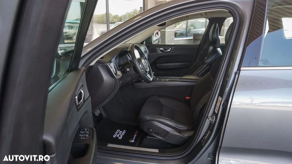 Volvo XC 60 D4 AWD Momentum - 22