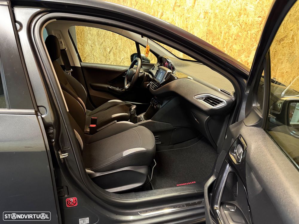 Peugeot 208 82 VTI Style - 10