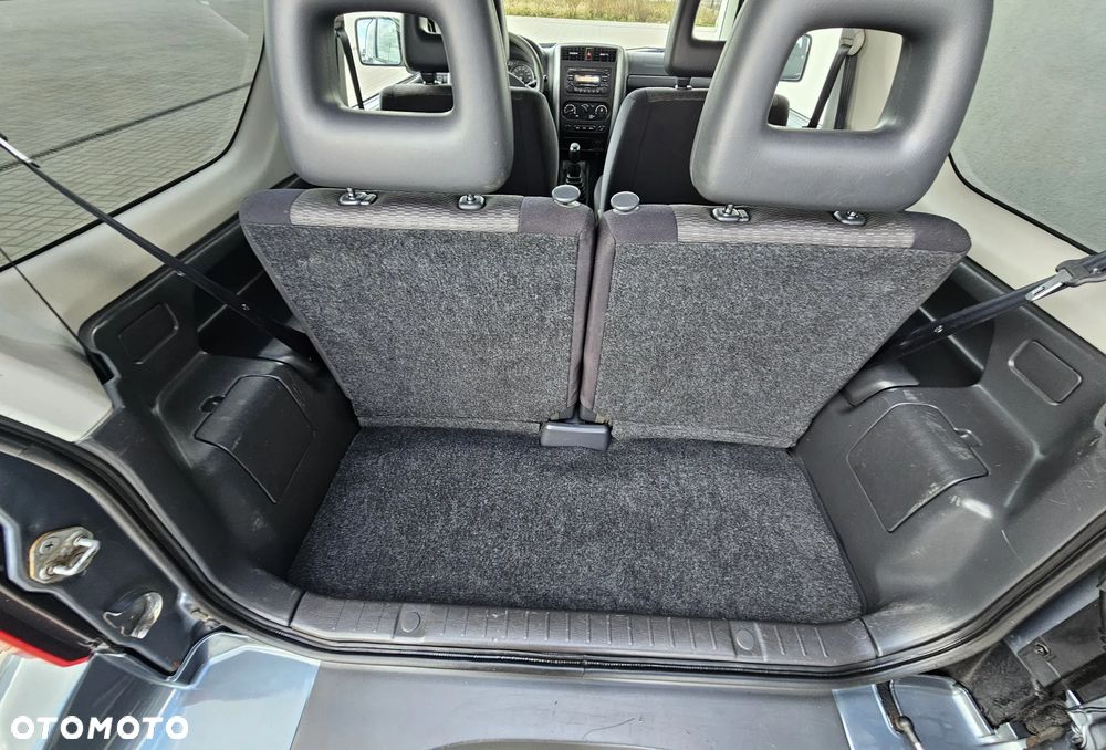 Suzuki Jimny 1.5 DDiS Comfort - 26