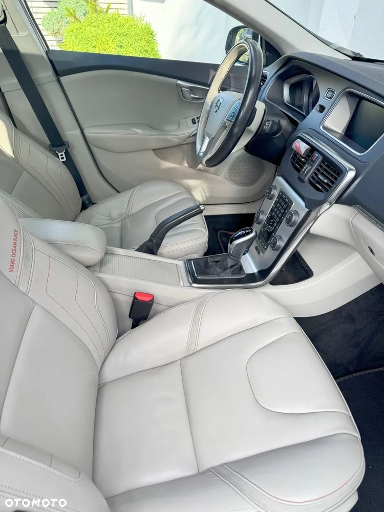 Volvo V40 T4 Drive-E Ocean Race - 12