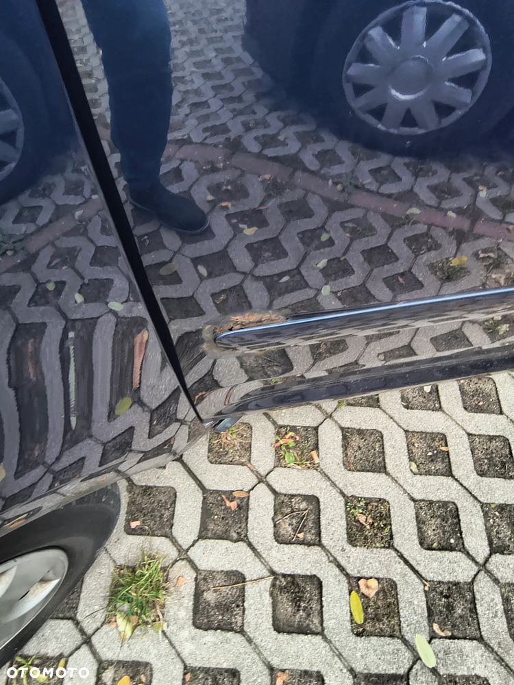 Volkswagen Touran - 12