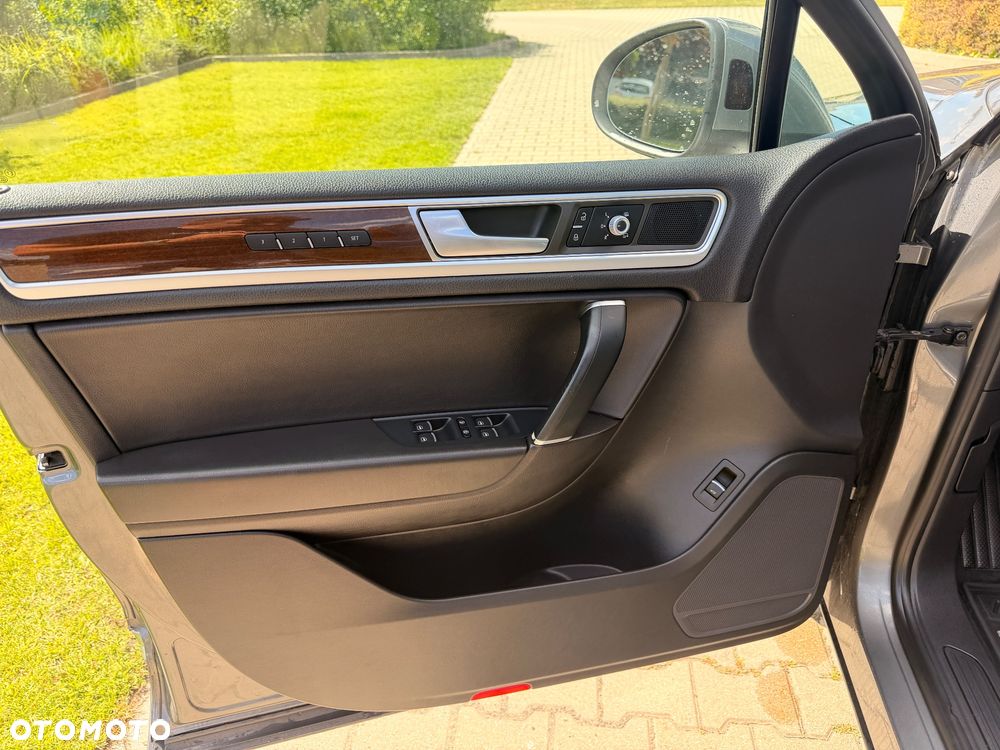 Volkswagen Touareg 3.0 V6 TDI SCR Blue Motion DPF Automatik Terrain Tech Executive Edition - 17