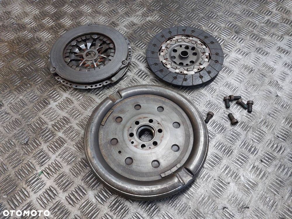 KOŁO DWUMASOWE + TARCZA + DOCISK VOLKSWAGEN GOLF V 1.9 TDI ID: 237481 - 6