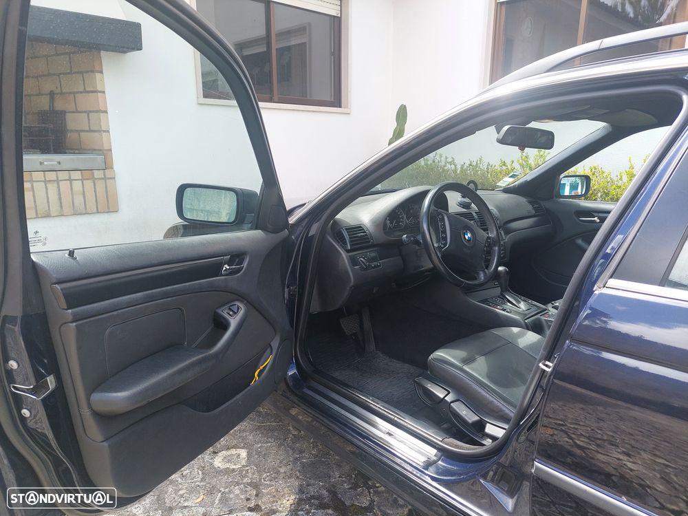 BMW 320 dA Navigator - 38