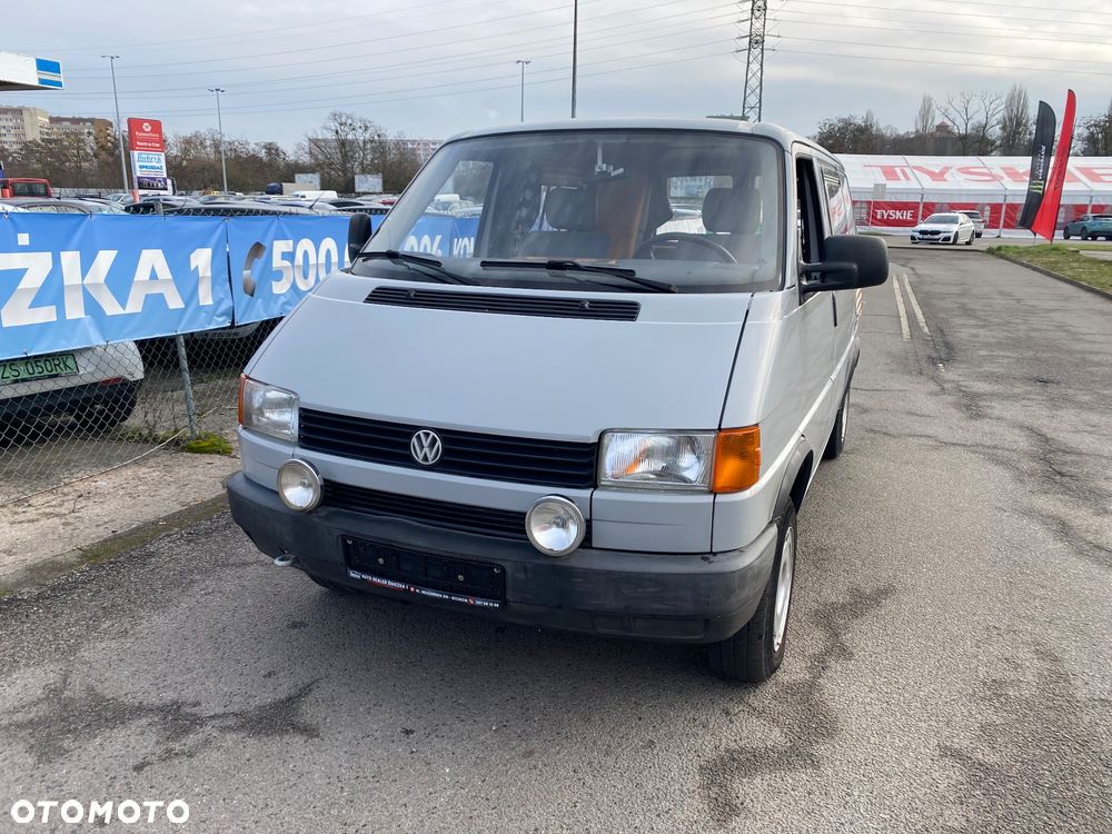 Volkswagen Caravelle - 8