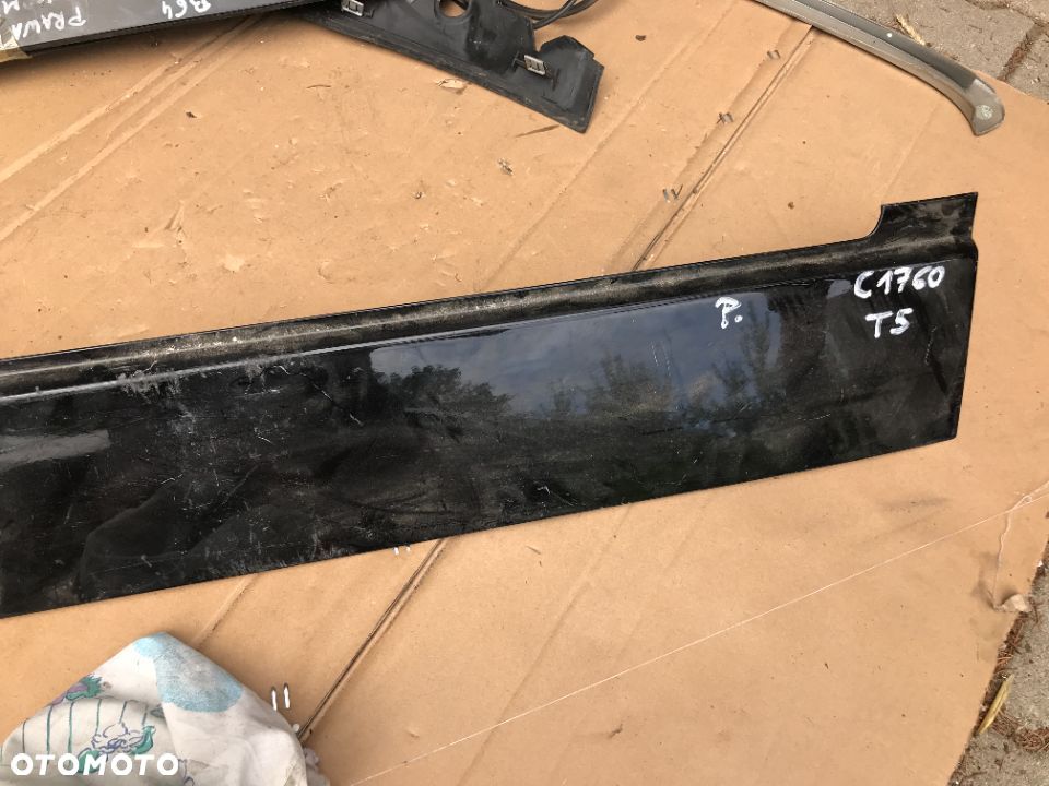MASKOWNICA SZYBY DRZWI PRAWY VW T5 7H1843796C - 1