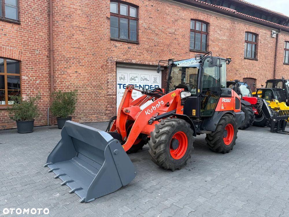 Kubota R082 - 1