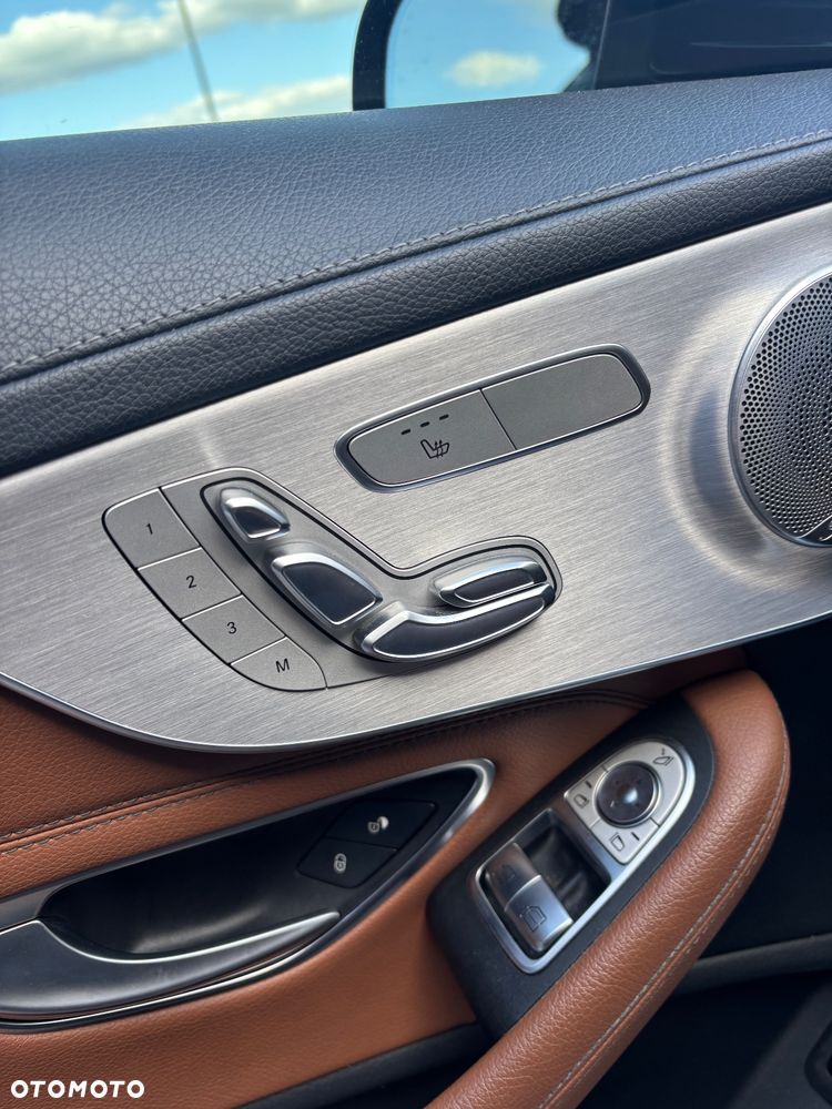 Mercedes-Benz Klasa C 300 9G-TRONIC - 9