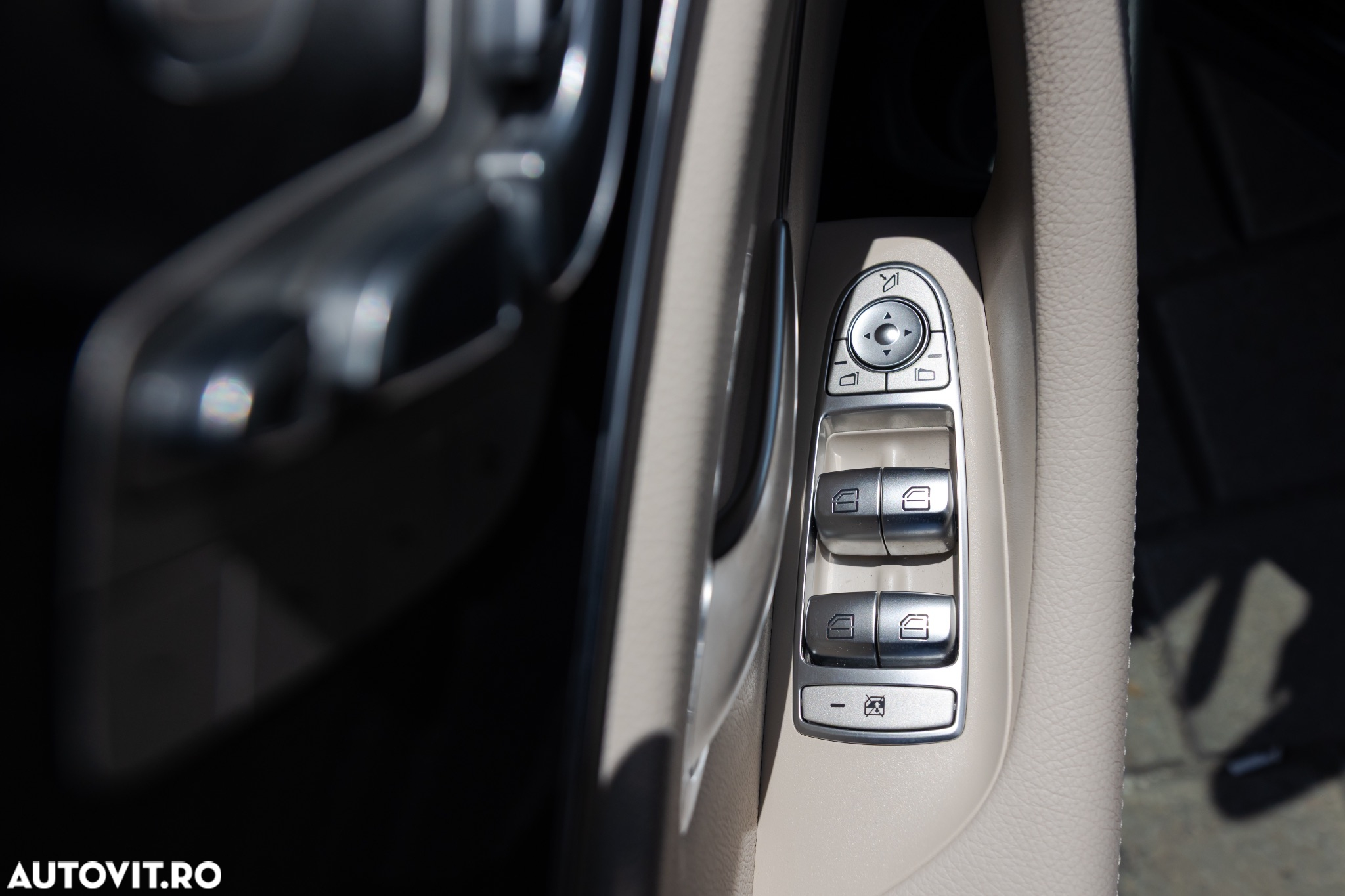 Mercedes-Benz E 300 9G-TRONIC AMG Line - 15