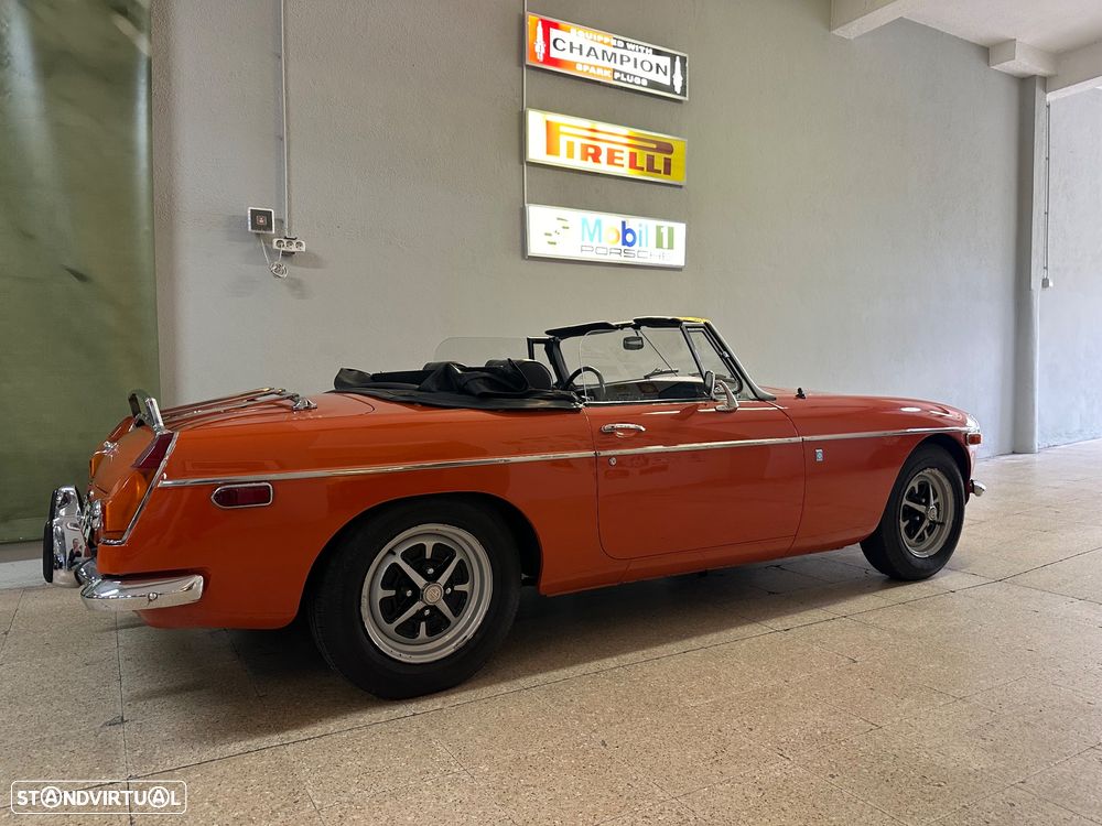 MG MGB - 1