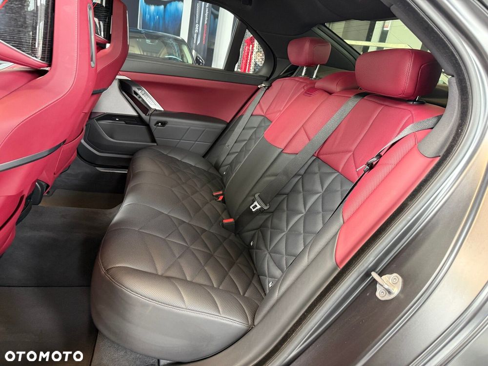 BMW Seria 7 - 12