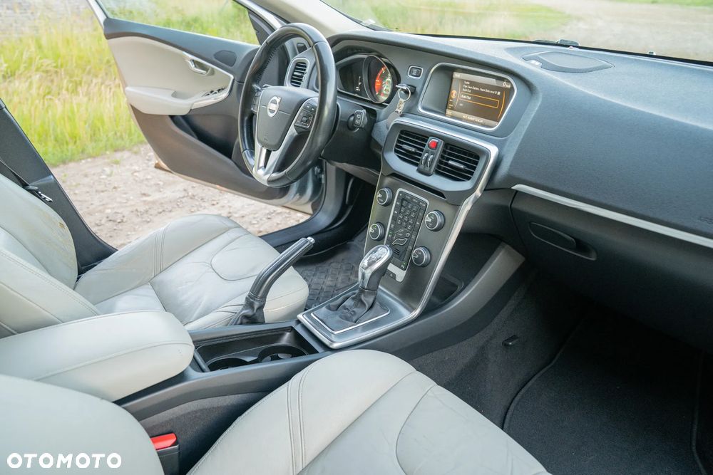 Volvo V40 - 15