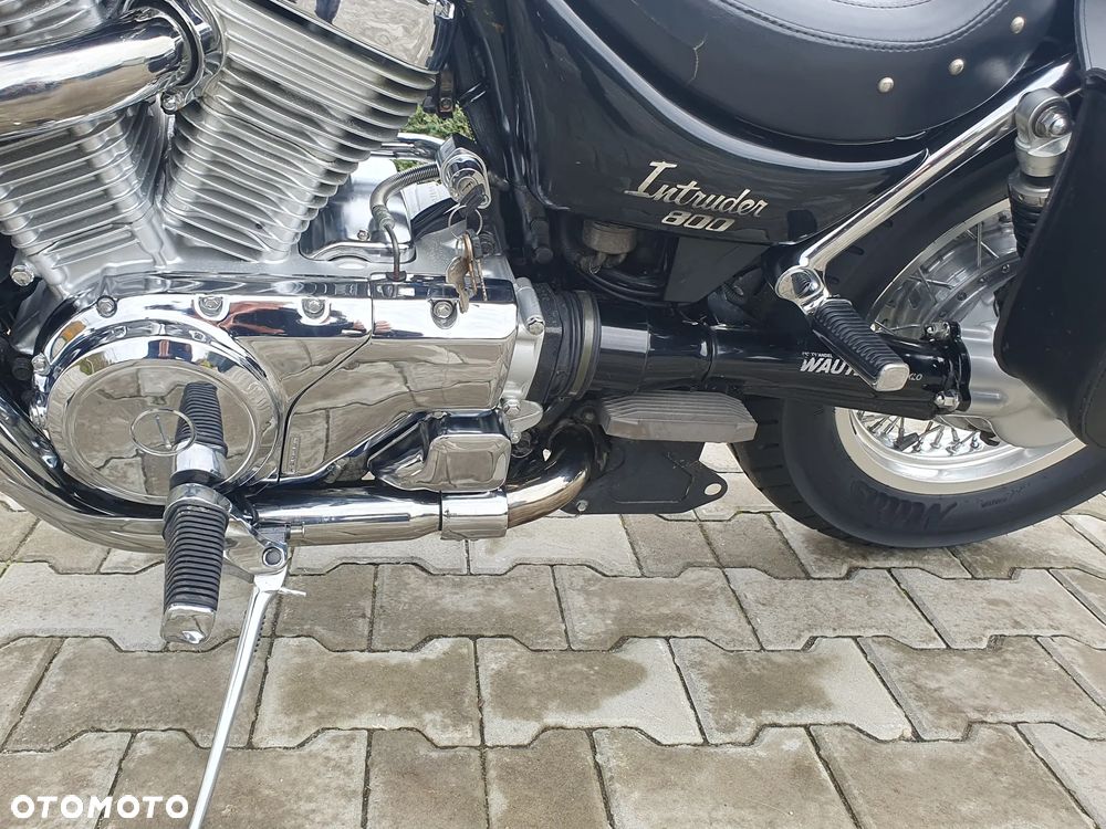 Suzuki Intruder - 29