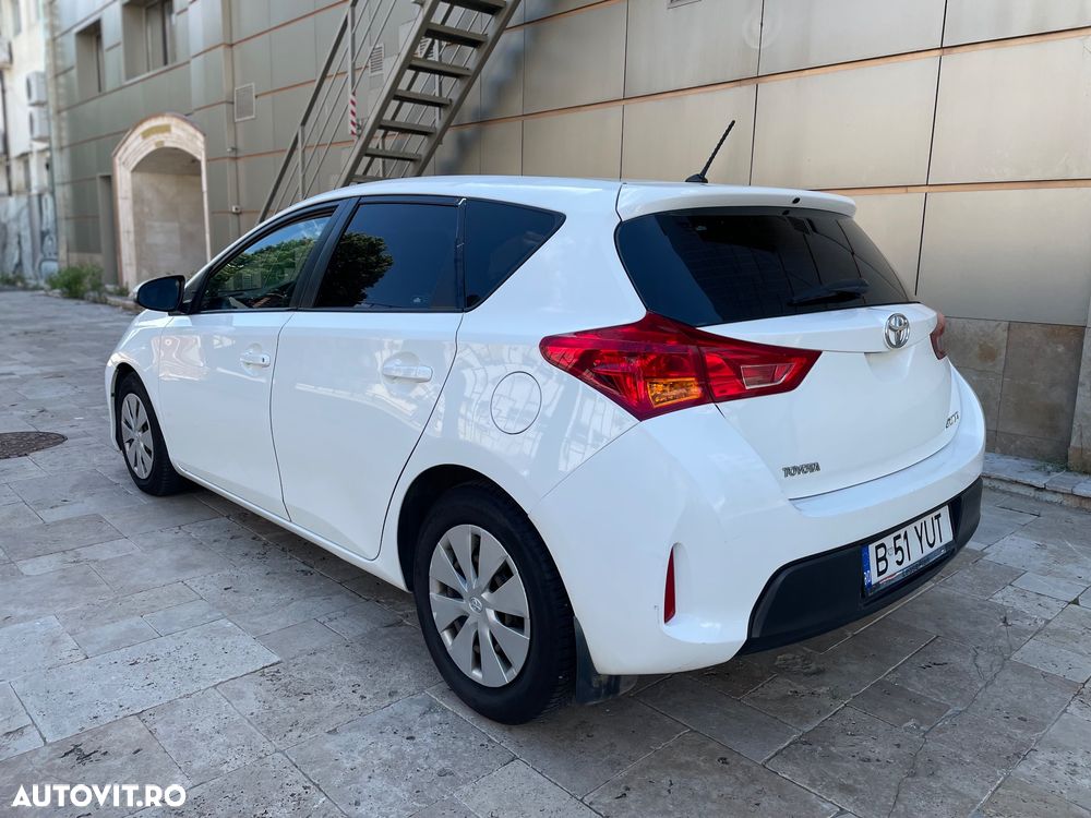 Toyota Auris 1.4 D-4D Luna - 12