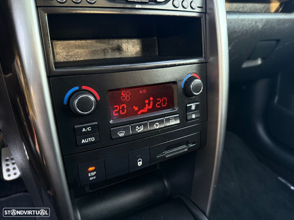 Peugeot 207 110 HDi FAP (Blue Lion) Premium - 31