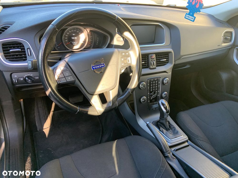 Volvo V40 D2 Kinetic - 9