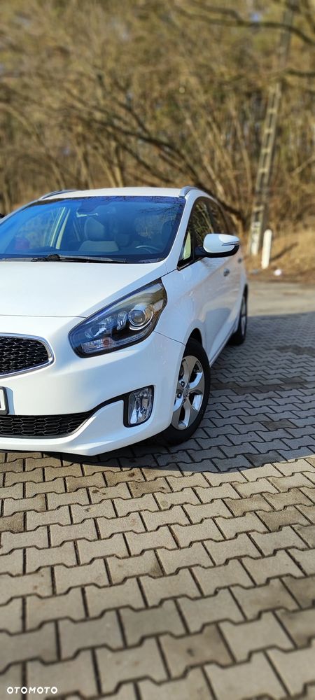 Kia Carens - 2
