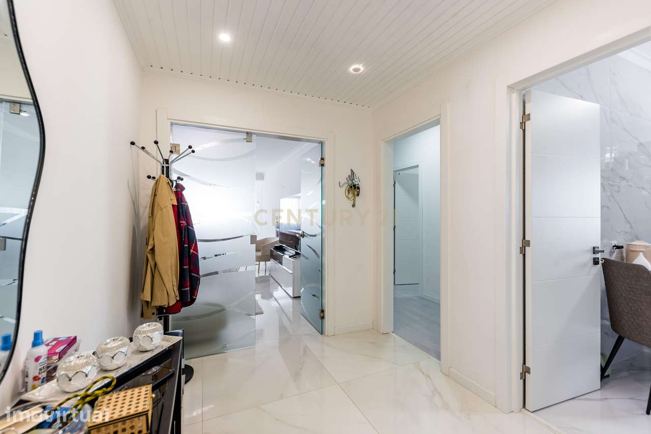 T3 totalmente remodelado c/ Garagem Box e Estacionamento – Odivelas - Grande imagem: 5/23